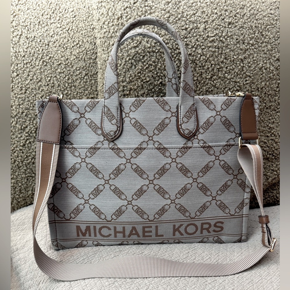 Michael Kors Gigi Crossbody Bag